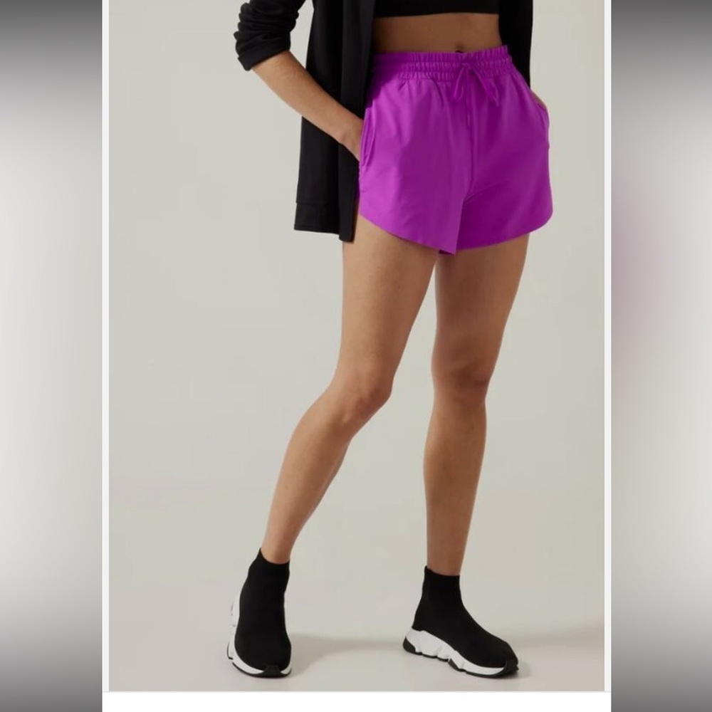 Athleta crossroads Shorts - Picture 5 of 8